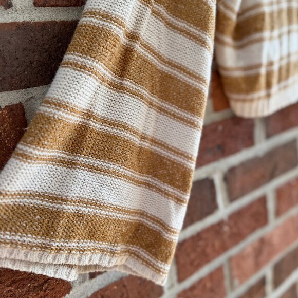 Billabong Striped Knit Sweater Mustard Yellow & Cream Cropped Pullover Medium - Picture 2 of 7